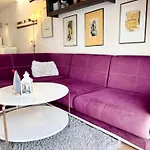 Chayka Chic 바르나