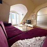 Chayka Chic 바르나