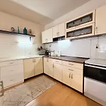 아파트 Chayka Chic 바르나