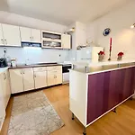 Chayka Chic 바르나